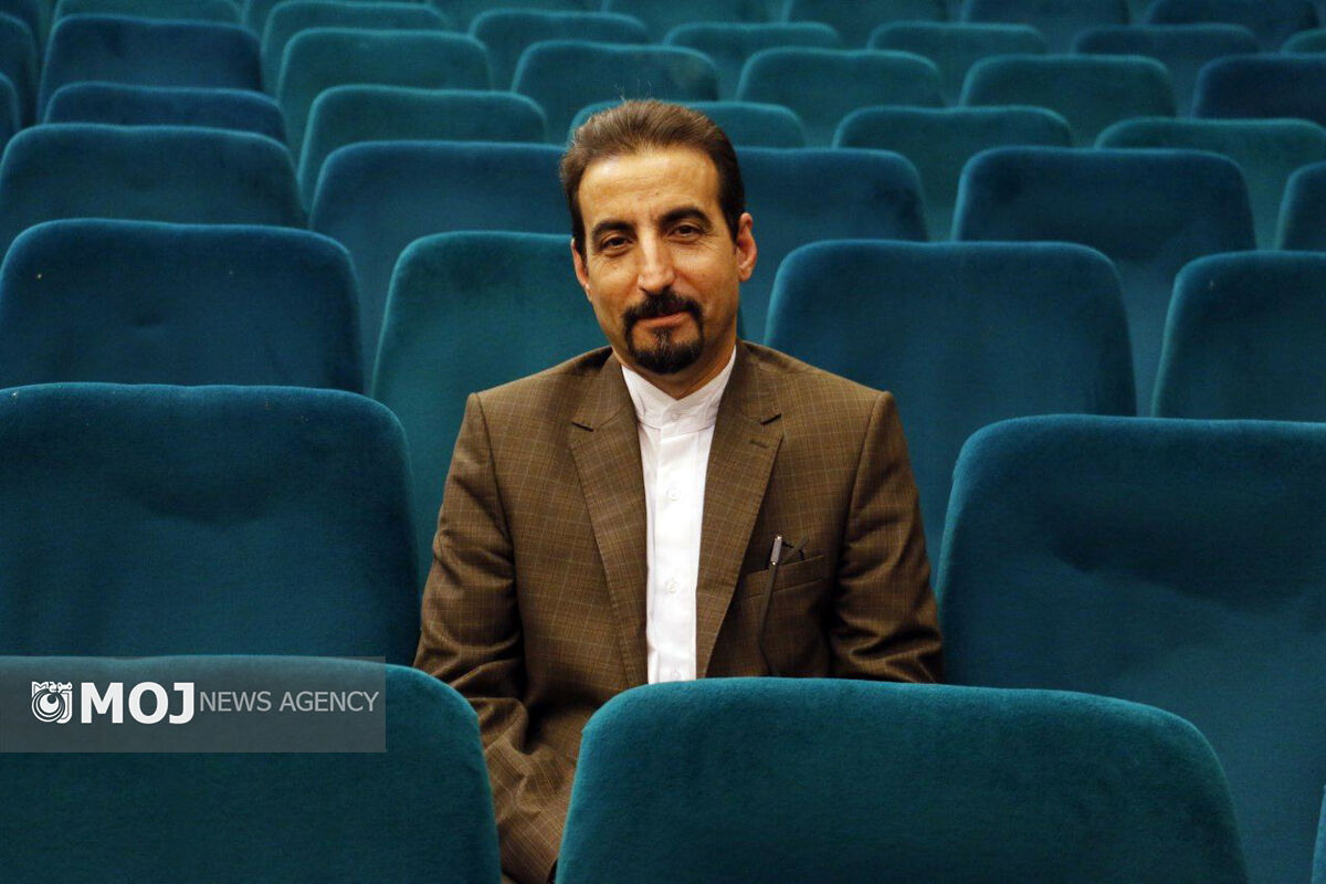 عزت درگاهی