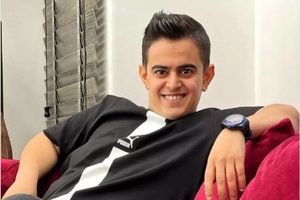 امیرمحمد متقیان دیگر برای بچه ها بد آموزی دارد / امیرمحمد متقیان سیگار به دست پیداش شد