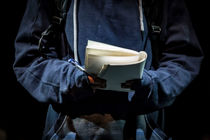 اجرای نمایش است با استقبال تماشاگران آغاز شد