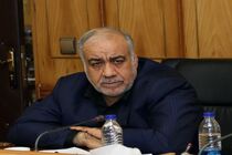 اگر نمی‌توانید در حوزه خود مفید باشید، کنار بروید و کار به کاردان بسپارید