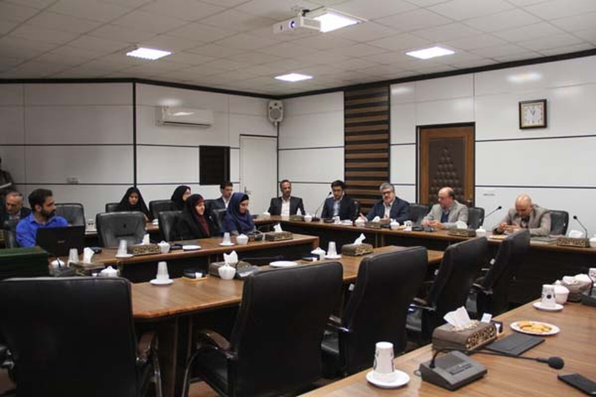 تجلیل از برگزار کنندگان سی امین سالگرد دانشگاه یزد
