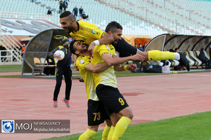 دیدار تیم های فوتبال سپاهان اصفهان و سایپا - ۱۱ آذر ۱۳۹۹
