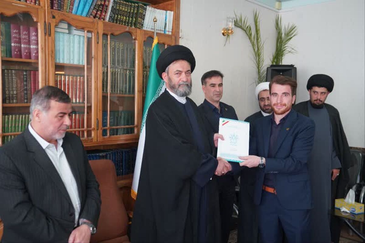 تجلیل از منتخبین مسابقات جشنواره های قرآنی دانشگاه محقق اردبیلی