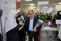  آیین تجلیل از مدافعان سلامت در بیمارستان فاطمه الزهرا در نجف آباد
