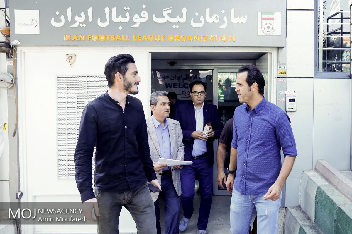 علی کریمی مربی تیم نفت تهران