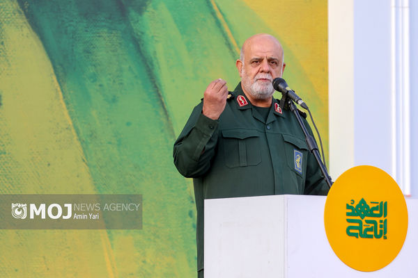 ایران اسلامی قدرتمندتر از آن است که کسی تهدیدش کند