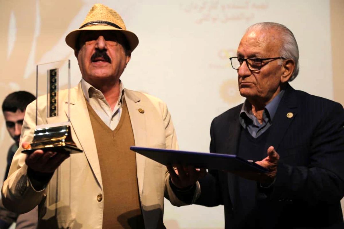 منوچهر آذری