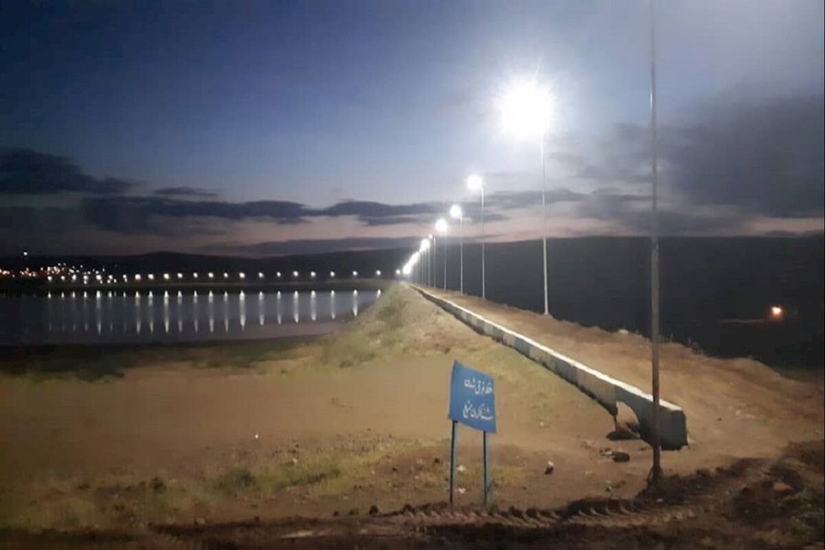 روشنایی دور دریاچه گیلارلو گرمی