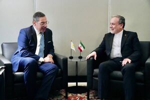 وزرای خارجه ایران وقبرس پیرامون مسائل دوجانبه گفتگو کردند