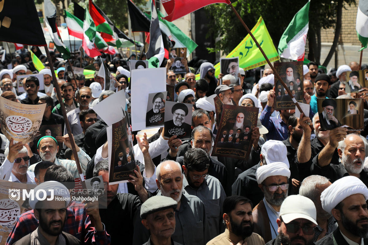 راهپیمایی گرامیداشت یوم الله ۱۵ خرداد در قم