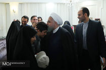 دیدار رییس جمهور با خانواده شهید مظفر و جانباز رحمانی