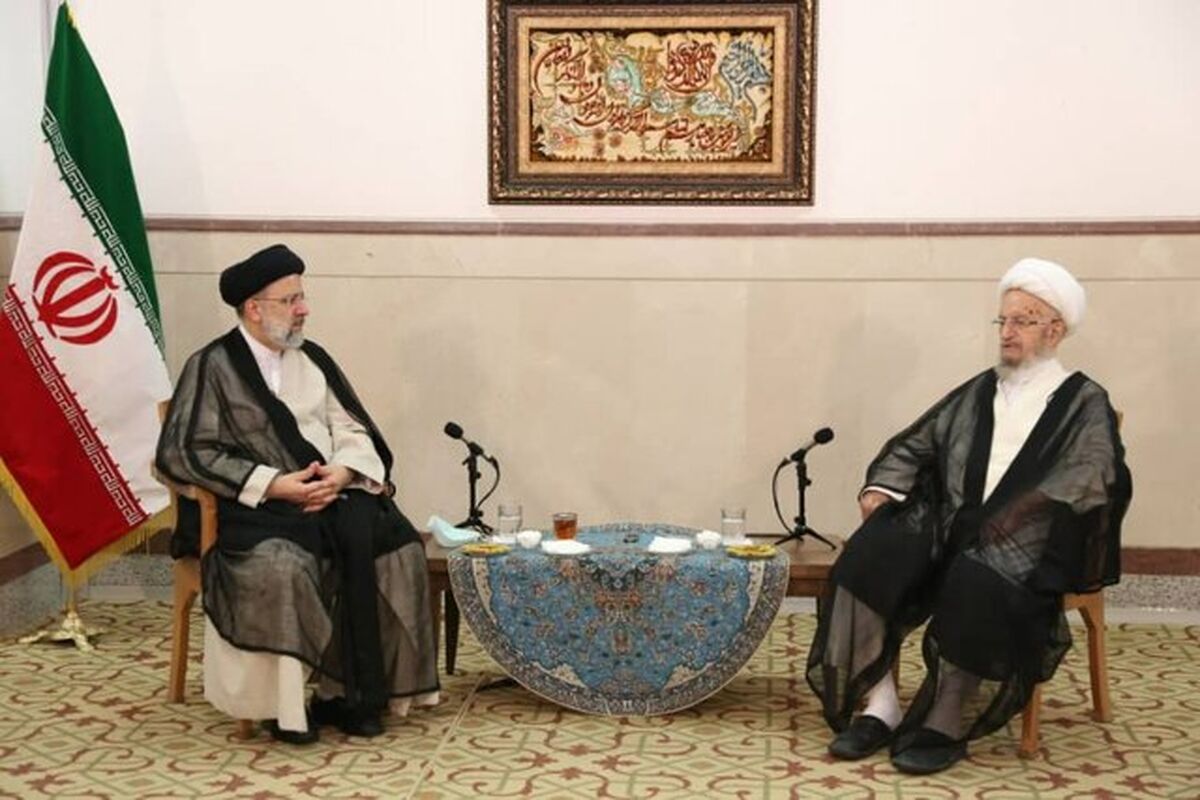 دیدار رییسی با آیت الله ناصر مکارم شیرازی