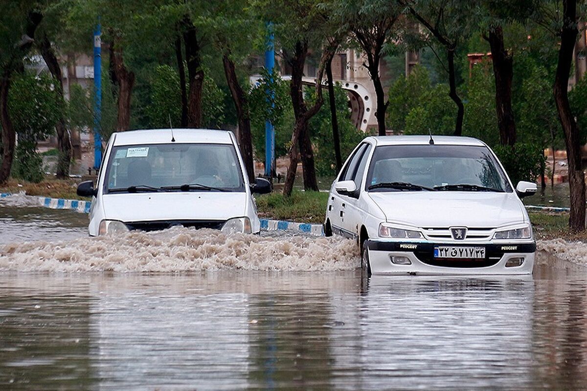 بارش باران و آبگرفتگی معابر در برخی شهر‌های گیلان