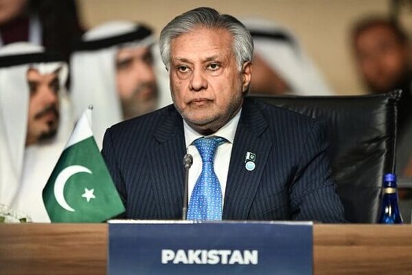 وزیر خارجه پاکستان با سفیران ترکیه و انگلیس درباره تحولات منطقه دیدار کرد