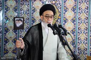 نماز جمعه و نماز عاشورا از دلایل برتری امت اسلام است