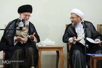 قوه قضاییه باید مظهر عدالت و پناهگاه ملت باشد/ باید در مقابل دشمن و بدخواه و توطئه‌گر و تهمت‌زن با قاطعیت عمل کنیم