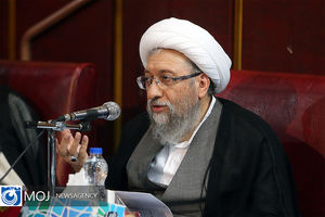 مسئولان به واقع برای رفع  مشکلات اقتصادی تلاش می‌کنند