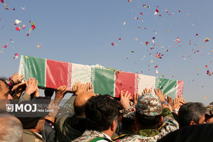 مراسم تشییع پیکر مطهر شهید مدافع حرم در قم برگزار شد 