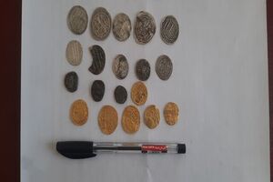 کشف ۱۹ سکه تاریخی در چناران