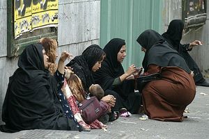 برای مقابله با فالگیرهای خیابانی میدان تجریش قانونی وجود ندارد