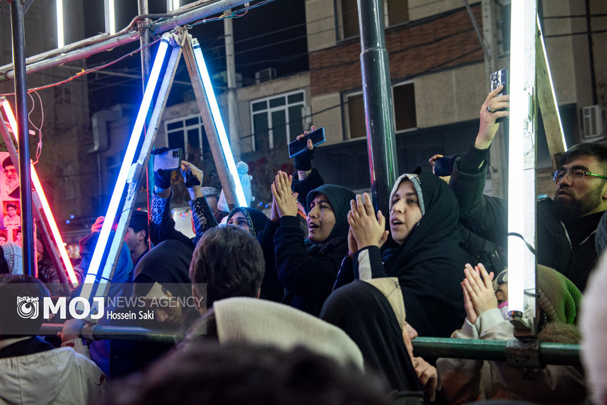 برگزاری جشن نیمه شعبان در خیابان ۱۷ شهریور