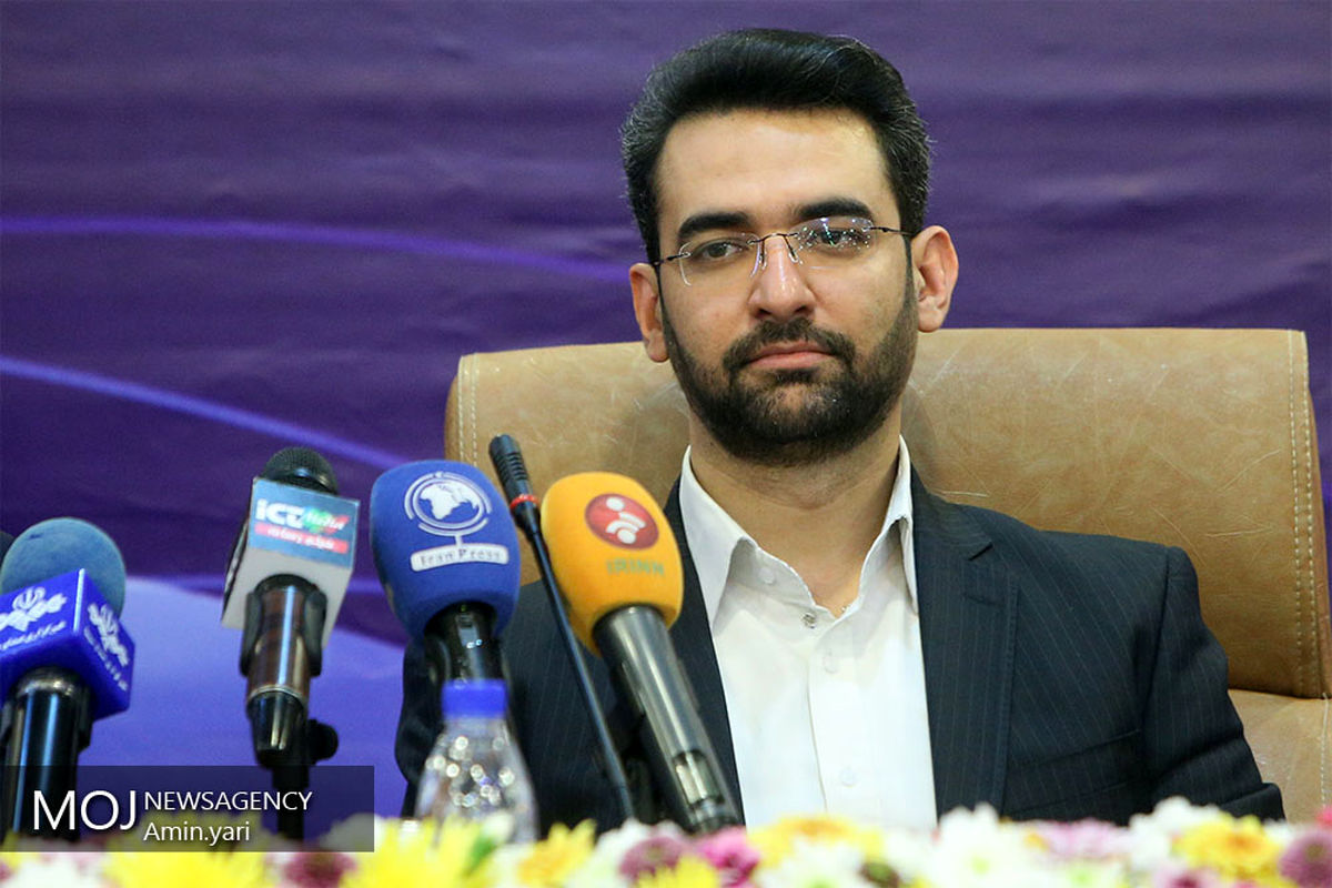 بازدید وزرای نیرو و ارتباطات از پژوهشگاه فضایی ایران