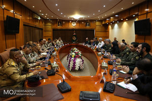 دیدار فرماندهان ارشد نظامی عراق با وزیر دفاع ایران