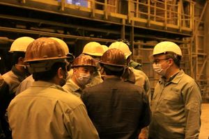 بازدید شبانه مدیر عامل فولاد هرمزگان از واحدهای آهک و ریخته گری