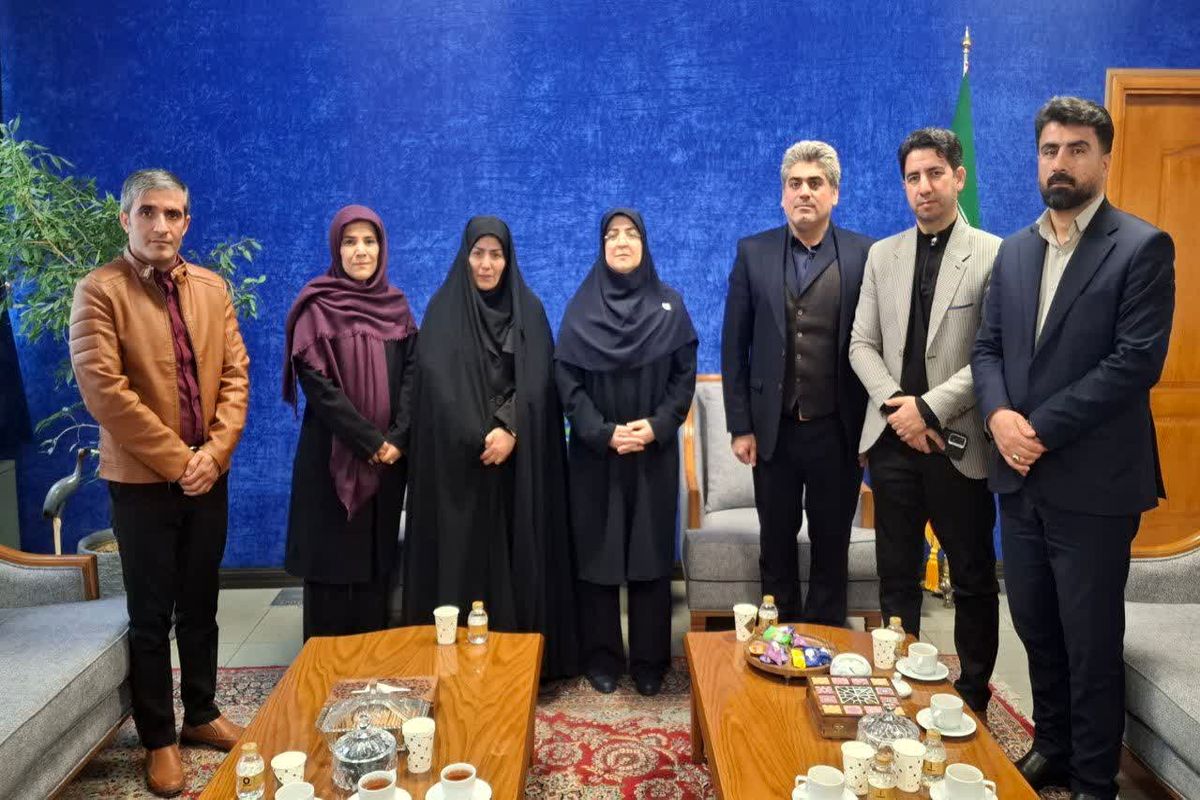 دیدار مدیر عامل خانه مطبوعات استان اردبیل بافاطمه مهاجرانی