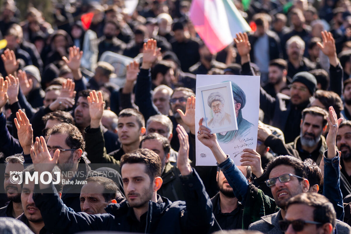 تجمع سوگواران رهبر شهید انقلاب در تهران