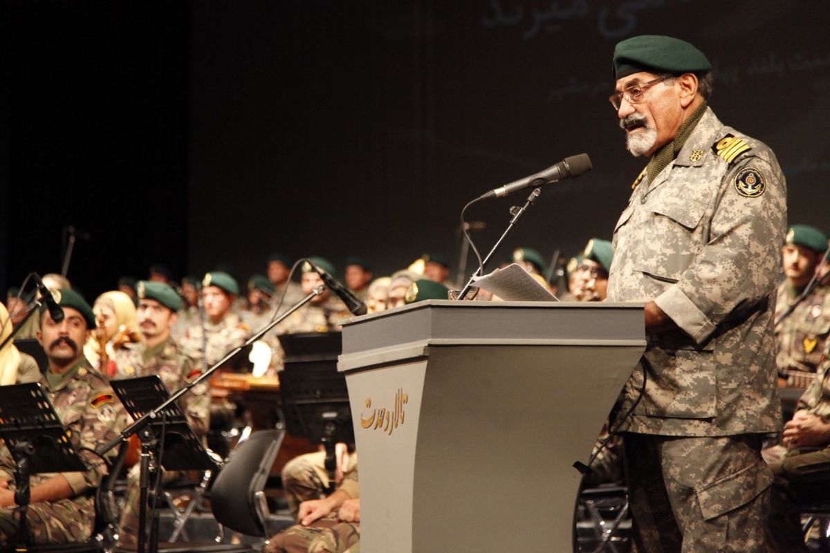 رونمایی از آلبوم سروها ایستاده می‌میرند