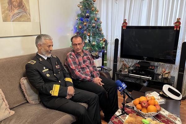 دیدار امیر دریادار سیاری با جانباز «سیمک وارطانیان»