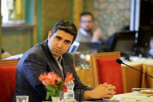 حضور  دوچرخه سواران آشنا به حوزه گردشگری در محورهای تاریخی اصفهان در ایام نوروز