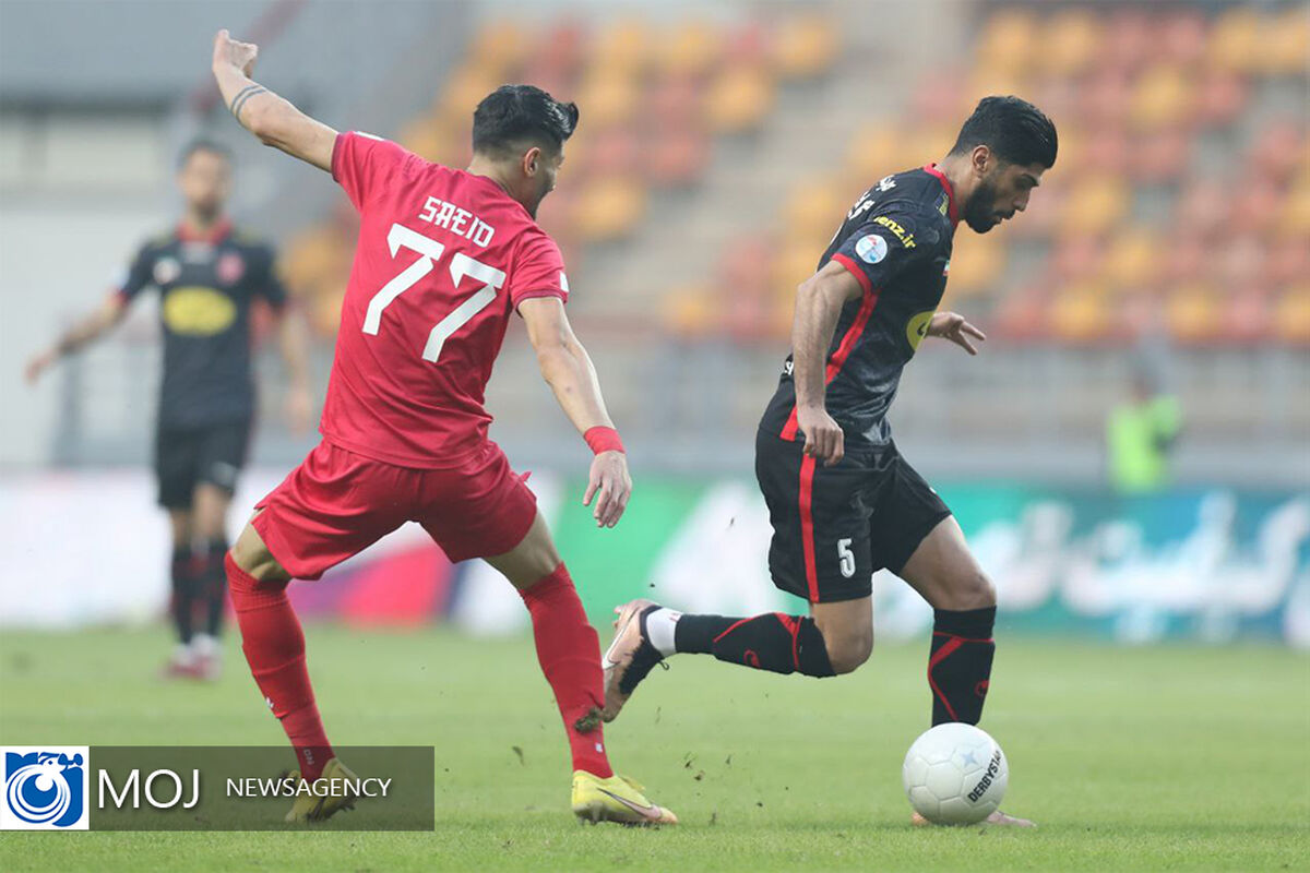 دیدار تیم های فوتبال پرسپولیس و فولاد