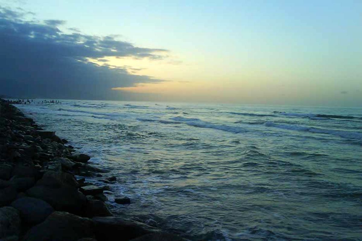 آب دریای خزر