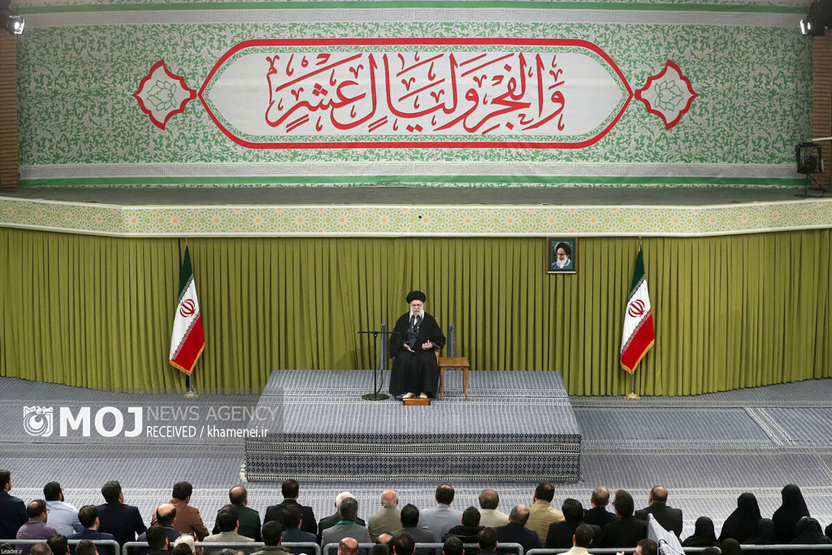 دیدار اقشار مردم با رهبر انقلاب به مناسبت چهل‌وهفتمین سالگرد پیروزی انقلاب اسلامی