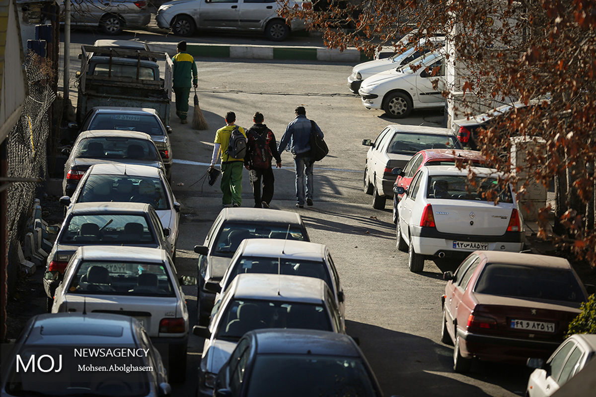 جلوگیری از ورزش در پارک و بیرون کردن آنها از محوطه پارک 