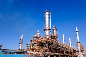 مالیات و عوارض فرآورده های نفتی از مصرف کننده نهایی اخذ شد