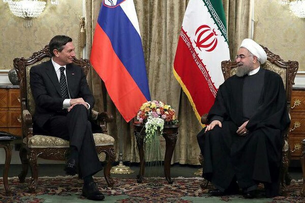 روحانی و پاخور
