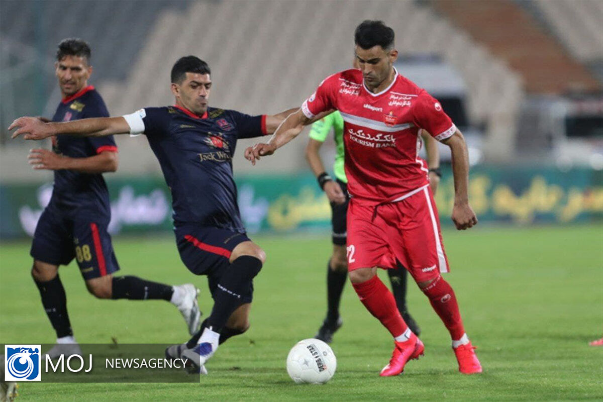 دیدار تیم های فوتبال پرسپولیس و نساجی