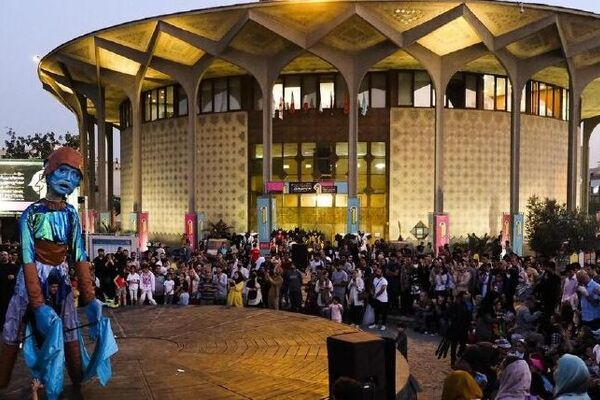 تئاترشهر با «آتش‌سوزی‌ها» میزبان ستاره‌های سینما و تئاتر می‌شود