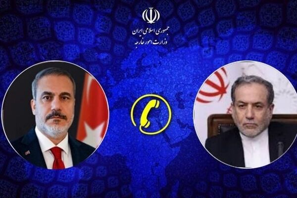 عراقچی و فیدان حول روابط دوجانبه و تحولات منطقه با یکدیگر گفتگو کردند