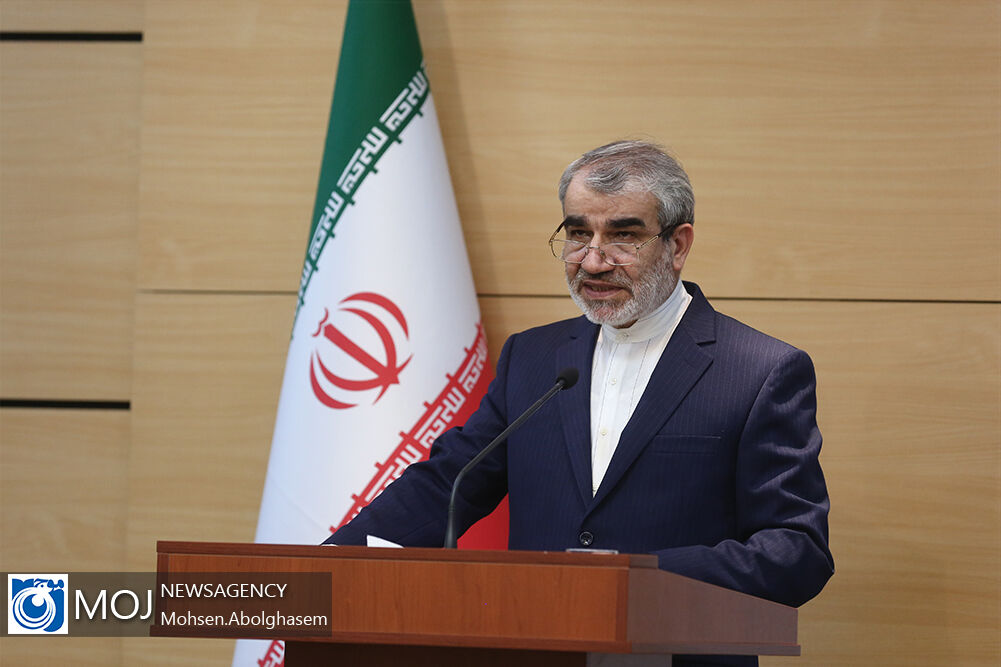 افراد مشمول موانع قانونی نمی توانند به خانه ملت وارد شوند