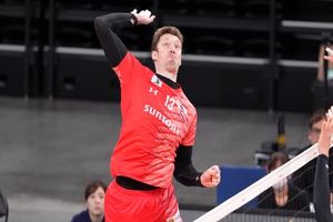  ستاره والیبال روسیه قراردادش را با تیم سانتوری ژاپن تمدید کرد