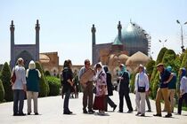 گردشگران زیارتی کشورهای همسایه درآمدی برای کشور تولید نمی‌کنند