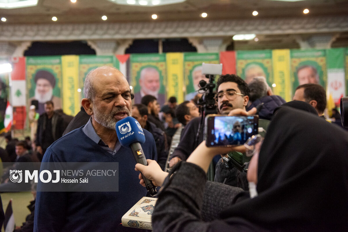 اجتماع مردم تهران همزمان با تشییع شهدای مقاومت