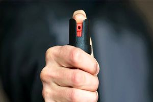 اسپری فلفل  ۸ اهوازی را راهی بیمارستان کرد