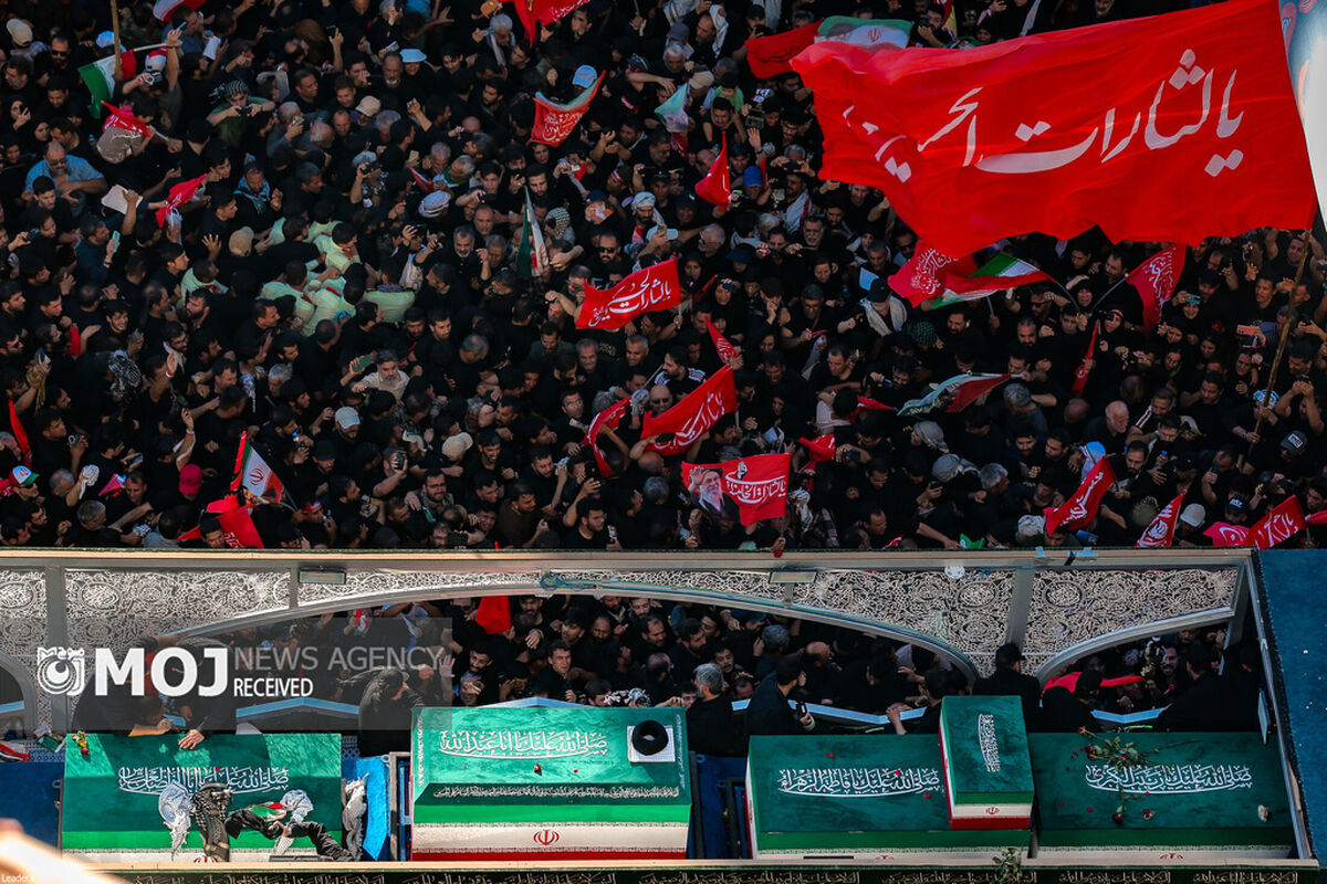 تشییع پیکر مطهر قائد شهید انقلاب اسلامی در مشهد مقدس