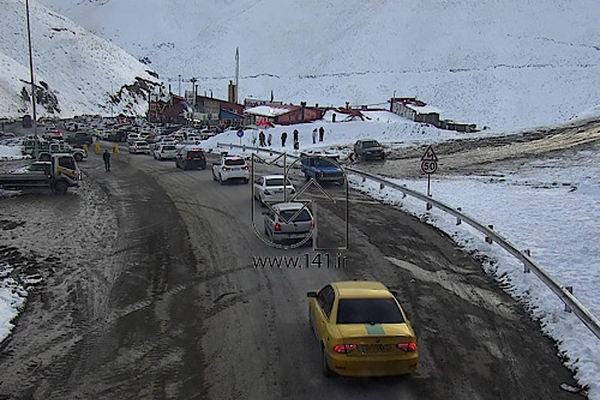 ترافیک وسایل نقلیه در محورهای چالوس و آزادراه تهران - شمال