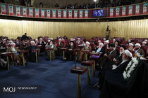 رئیس‌جمهور منتخب تحت تأثیر جریان‌های سیاسی قرار نگیرد